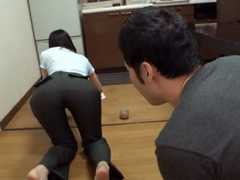 Mẹ người vợ khiêu gợi và ccủa quý rể dâm