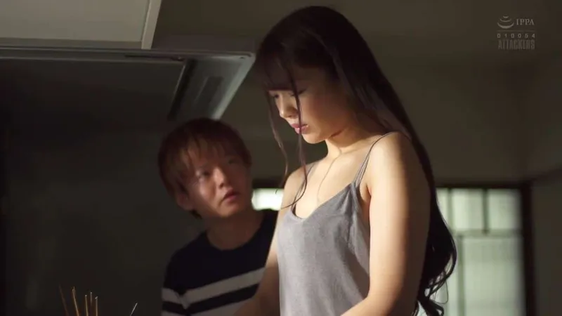 Bồ của chị gái nắc cô em người vợ đang trắc trở vì thất tình